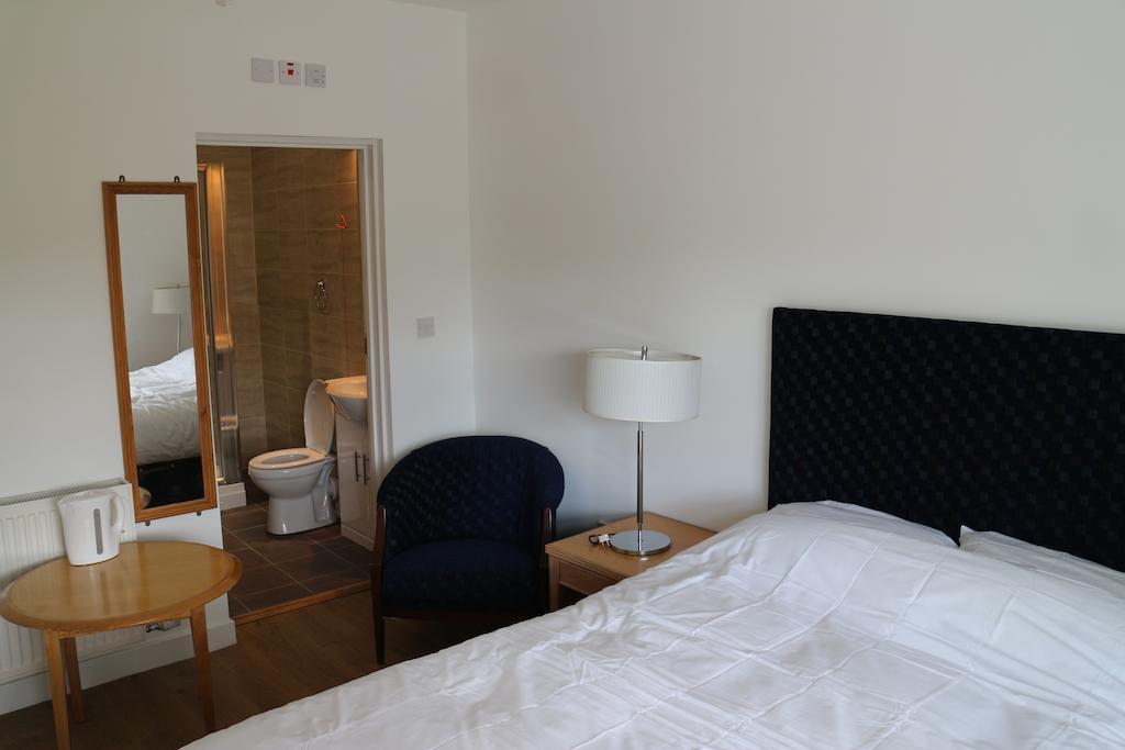 Oscar Lodge Northampton Quarto foto